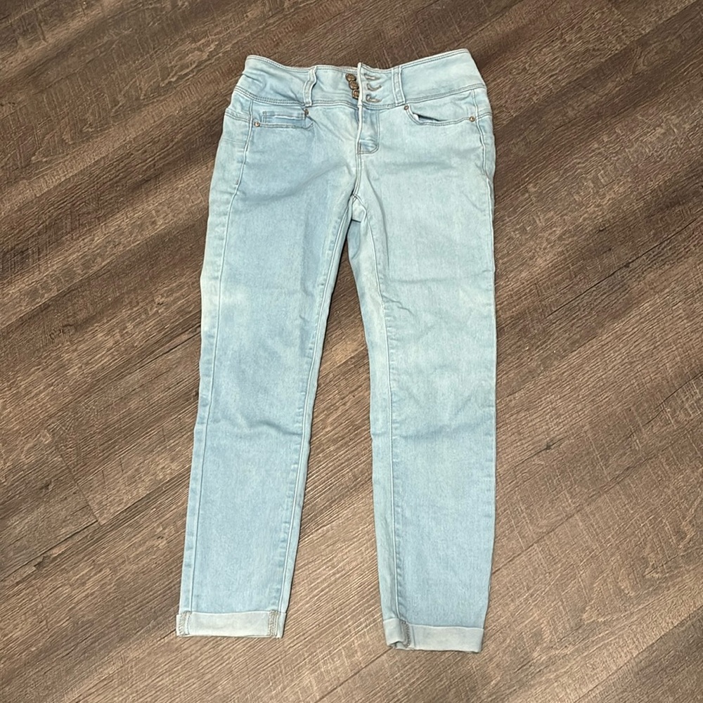 Light Denim Cropped Jeans